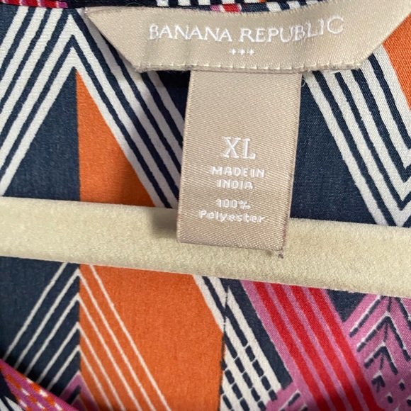 Banana Republic Multi Colored Pullover top. - Picture 3 of 3